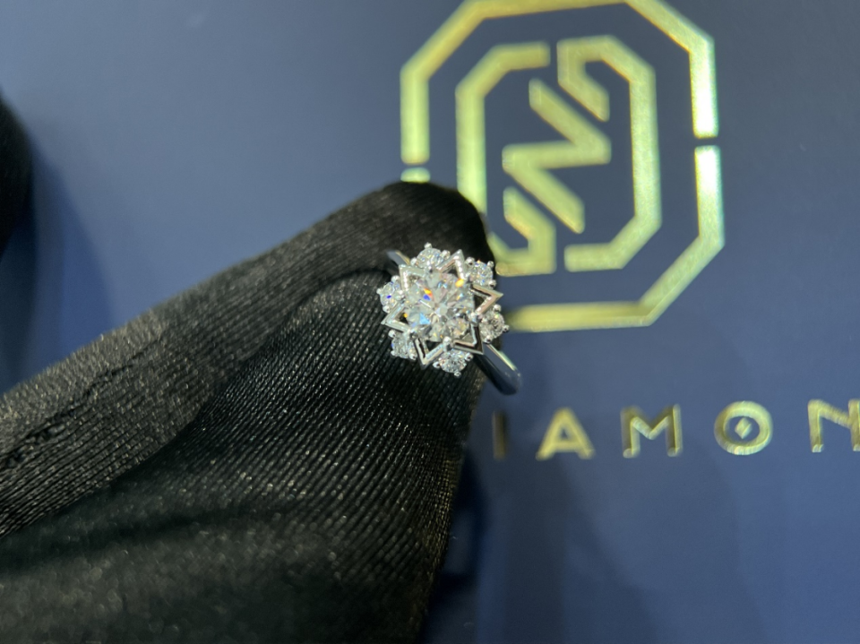 间便展现出, 已经推荐好, 高品质钻石 间便展现出, 已经推荐好, 高品质钻石