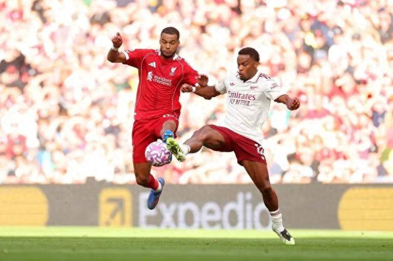 从表现出色, 怀特手中抢 从表现出色, 怀特手中抢